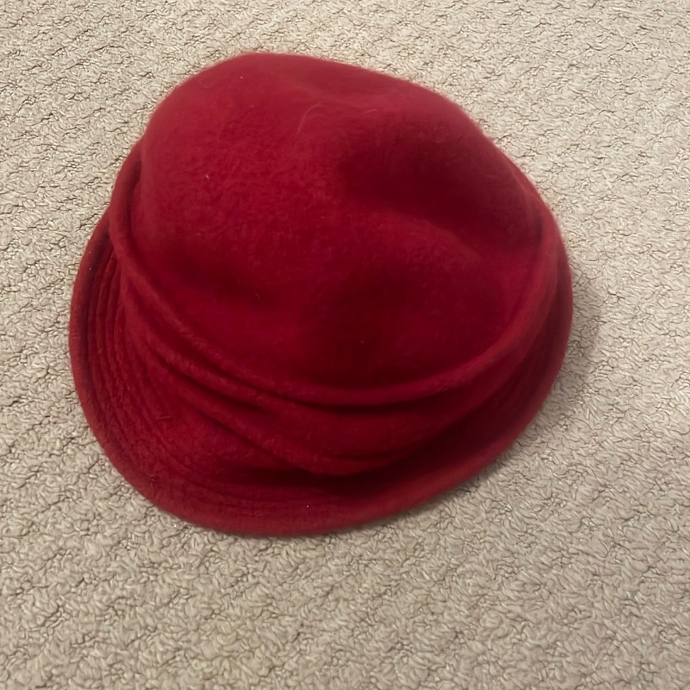 Seeberger Pure virgin wool ladies, red hat,  made in Germany